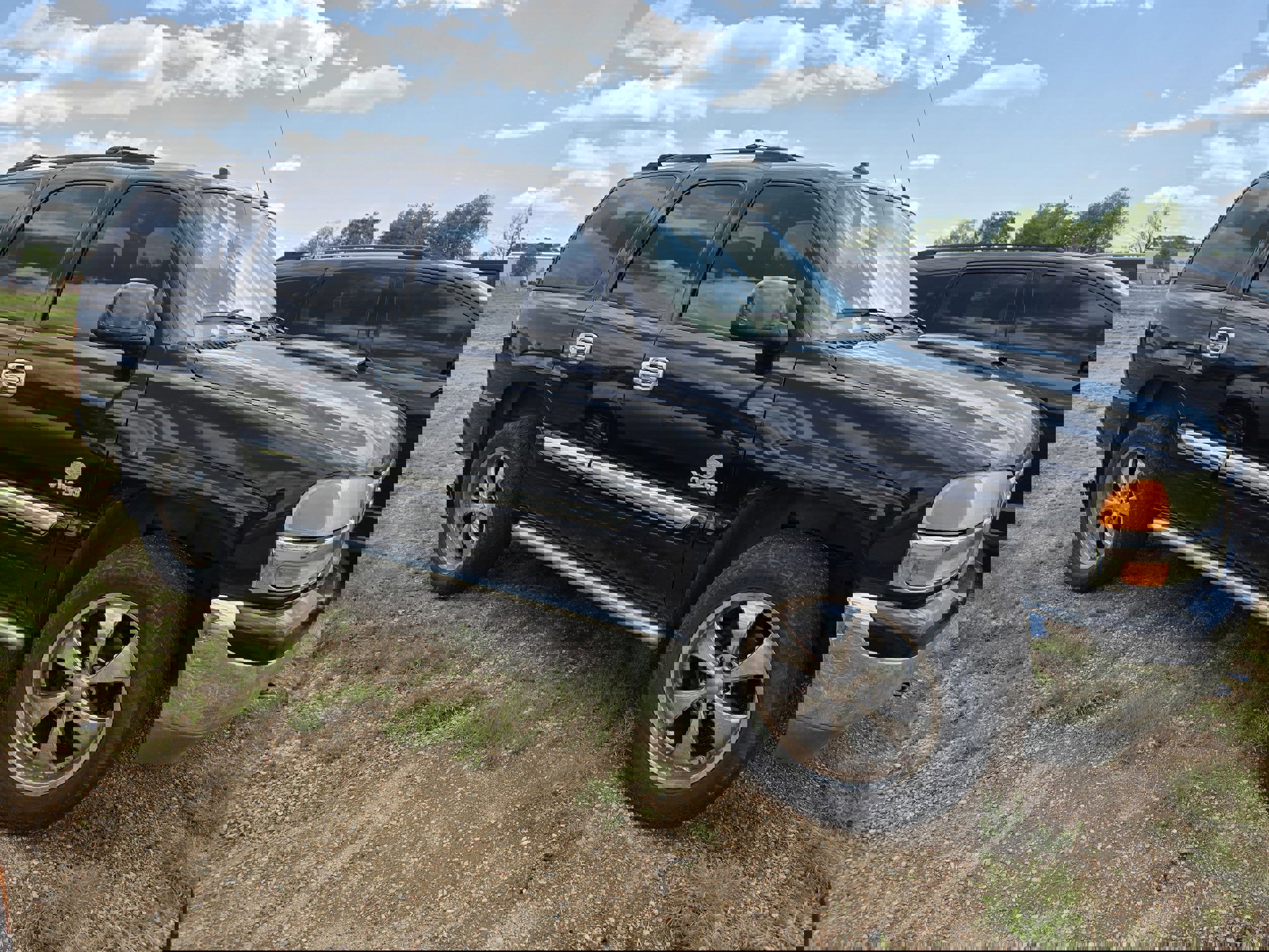 Used 2004 GMC Yukon SLT w/ 1SD Preferred Equipment Group image 4