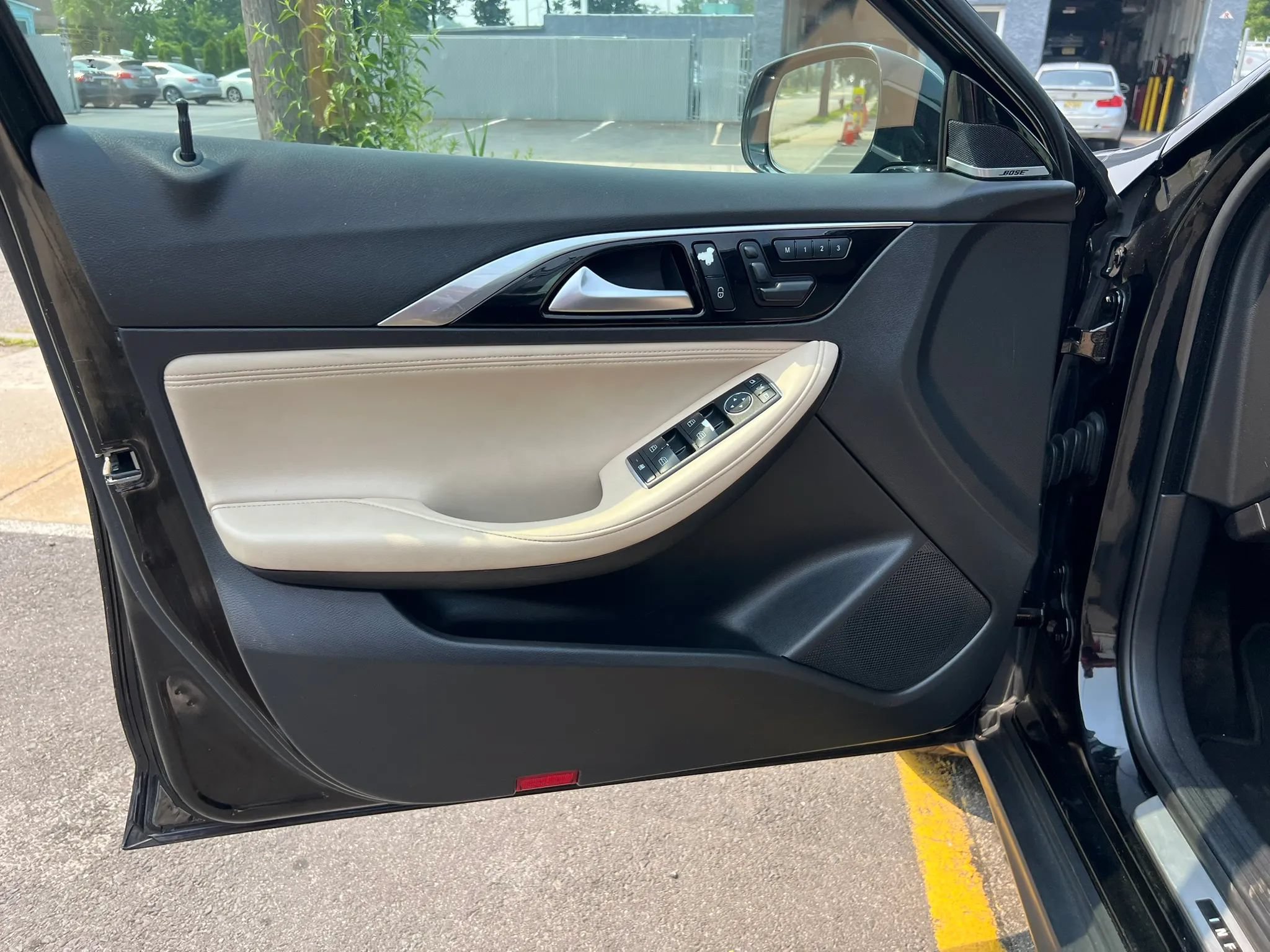 Used 2018 INFINITI QX30 Premium w/ Navigation Package AWD/4WD image 12