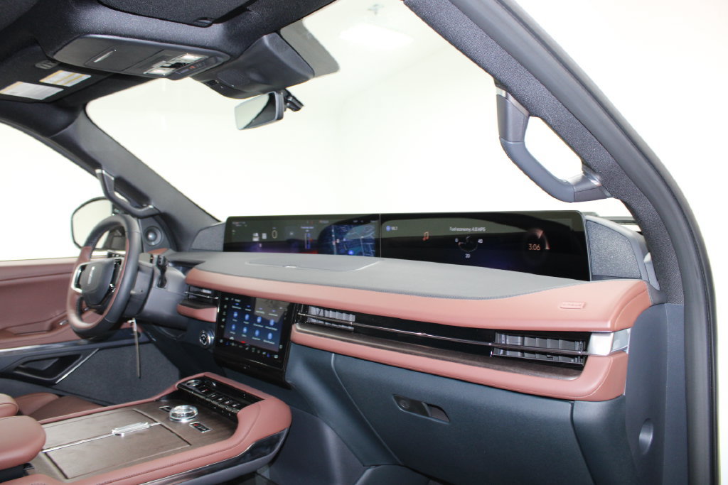 New 2027 Lincoln Navigator Reserve AWD/4WD image 30