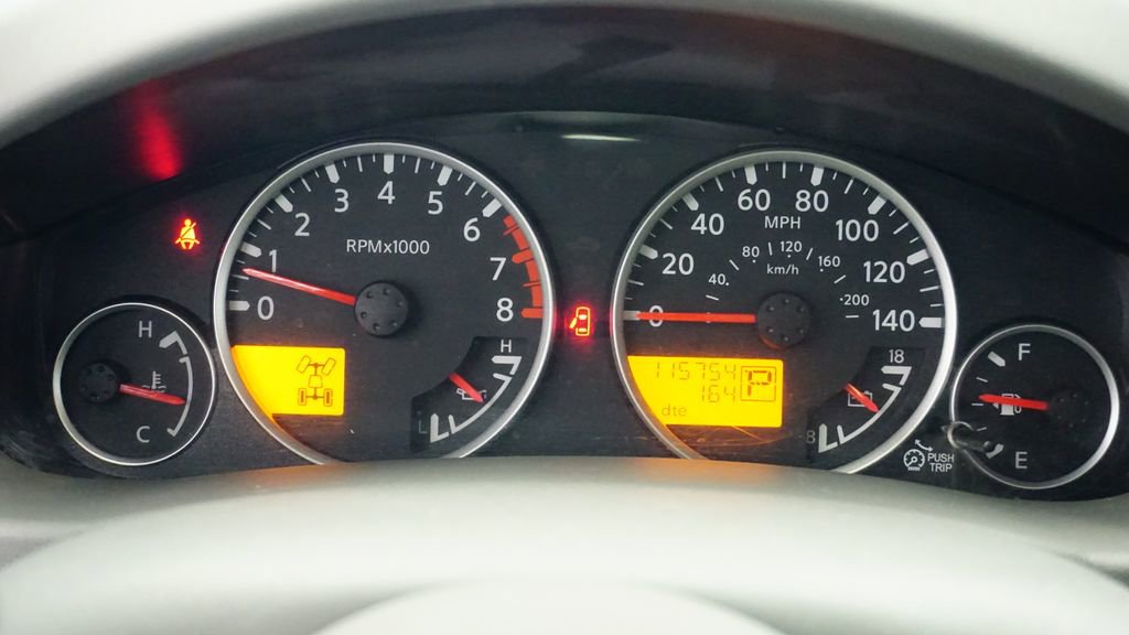 Used 2012 Nissan Frontier SL w/ Moonroof Pkg image 30