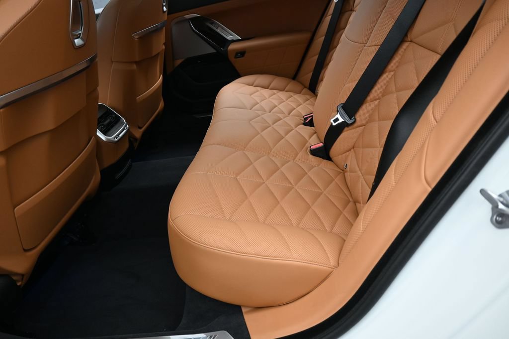 Used 2025 BMW 740i xDrive AWD/4WD image 41