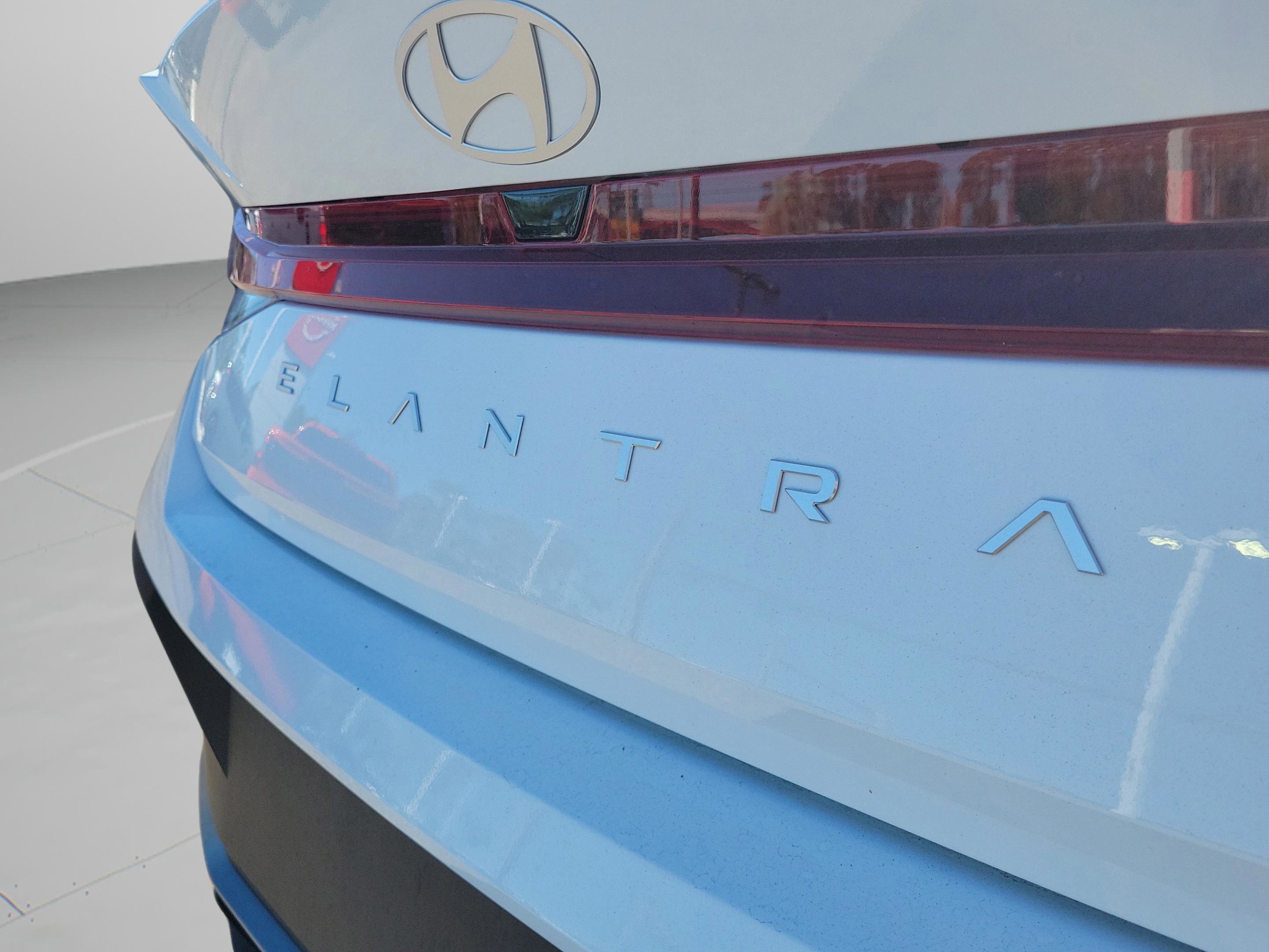 New 2026 Hyundai Elantra SE image 7