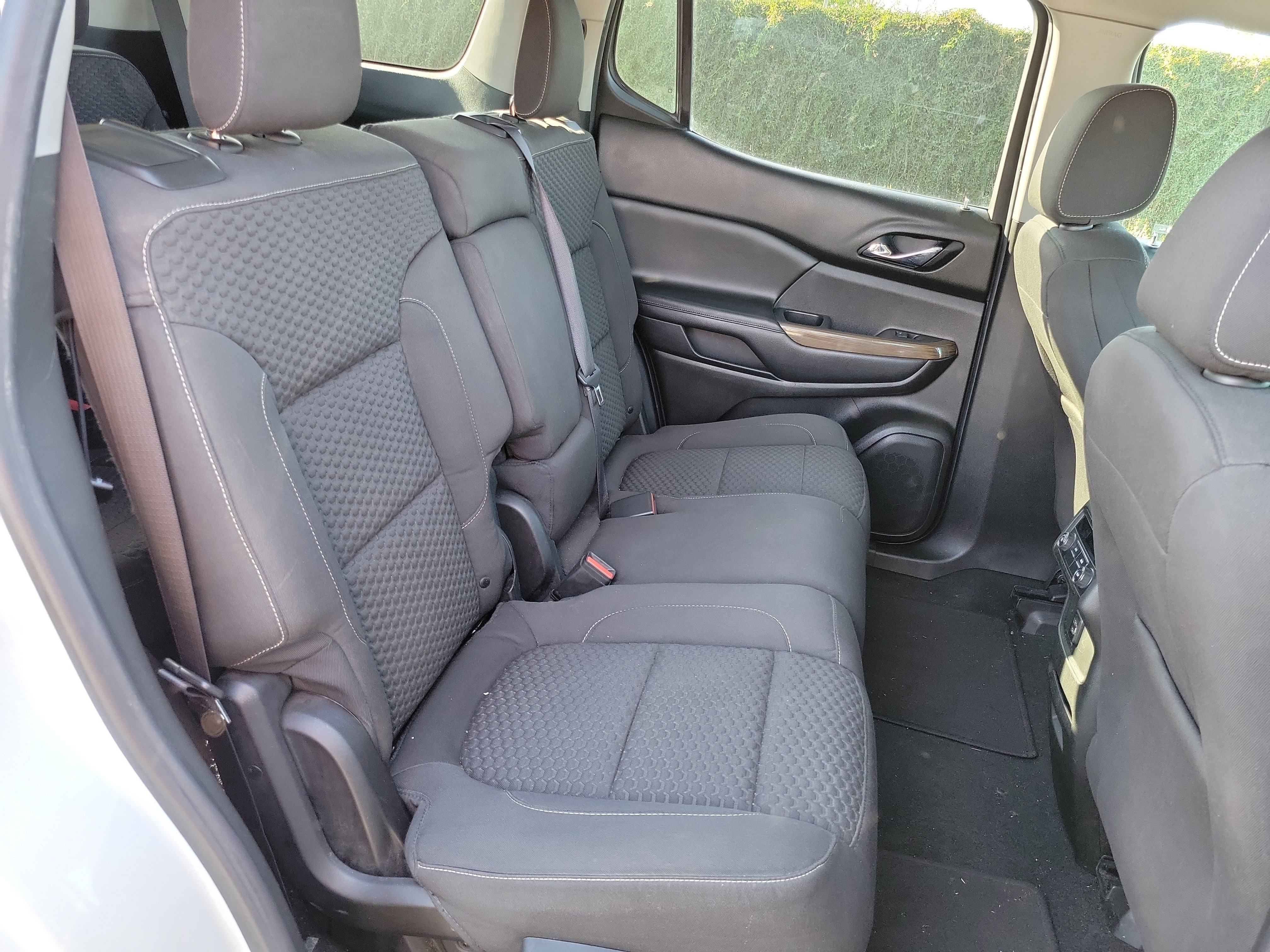 Used 2017 GMC Acadia SLE w/ Driver Alert Package I image 20