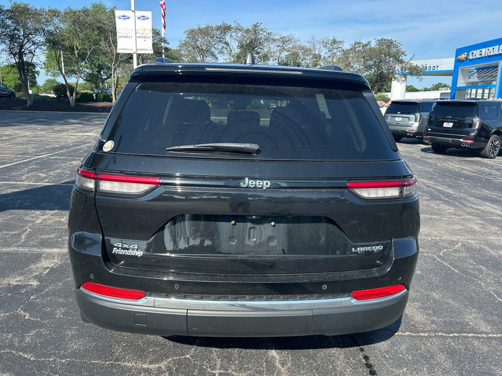 Used 2022 Jeep Grand Cherokee Laredo w/ Luxury Tech Group I AWD/4WD image 6