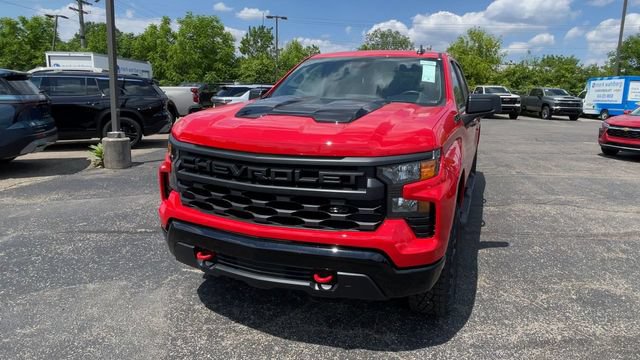 New 2026 Chevrolet Silverado 1500 Custom Trail Boss w/ LPO, Dark Essentials Package AWD/4WD image 5