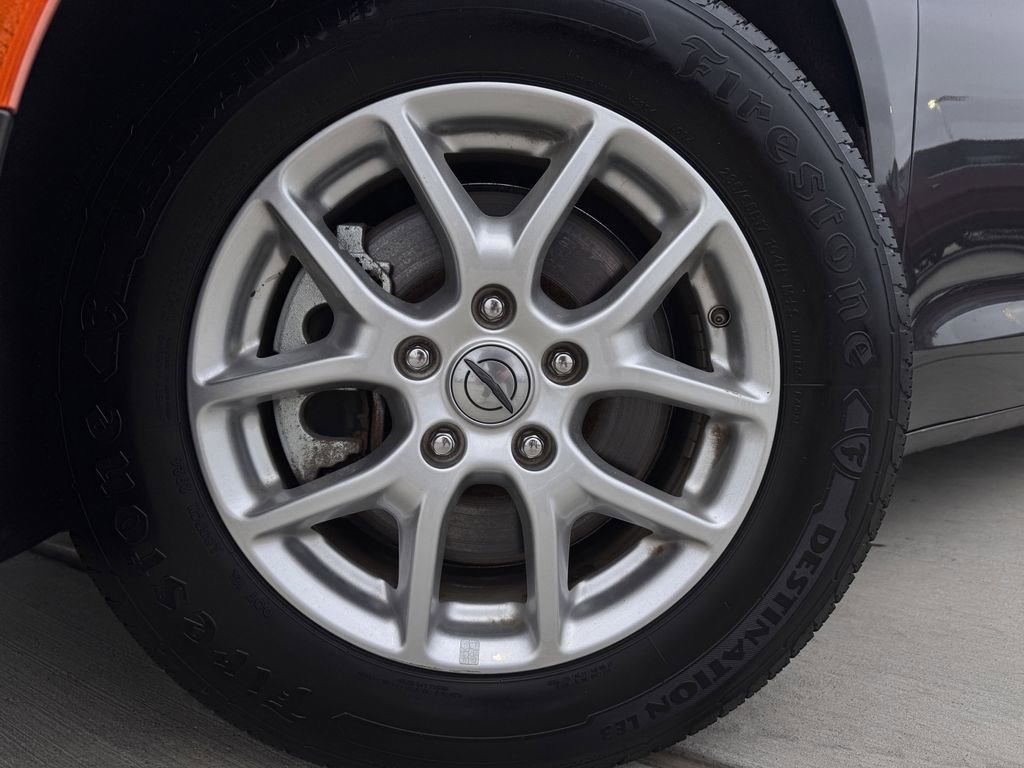 Used 2023 Chrysler Pacifica Touring-L image 9