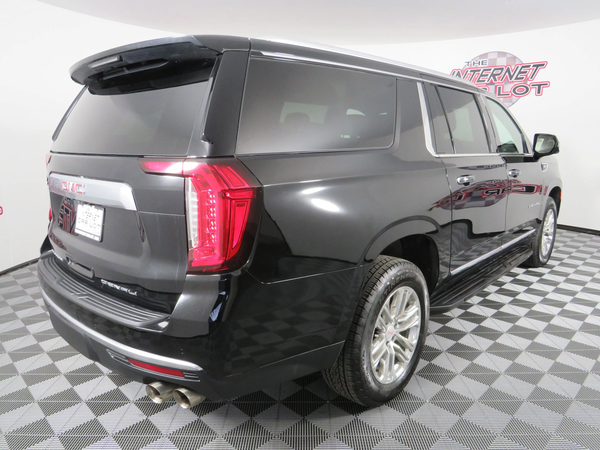 Used 2022 GMC Yukon XL Denali w/ Advanced Technology Package image 7
