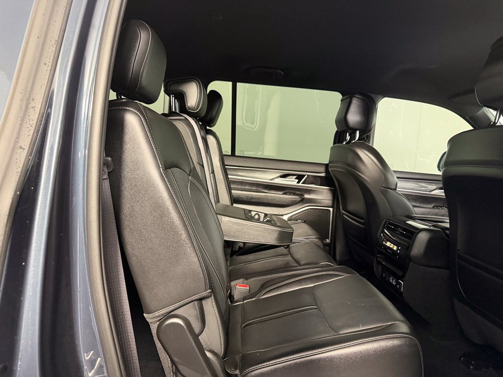 Certified 2023 Jeep Wagoneer 4WD image 18
