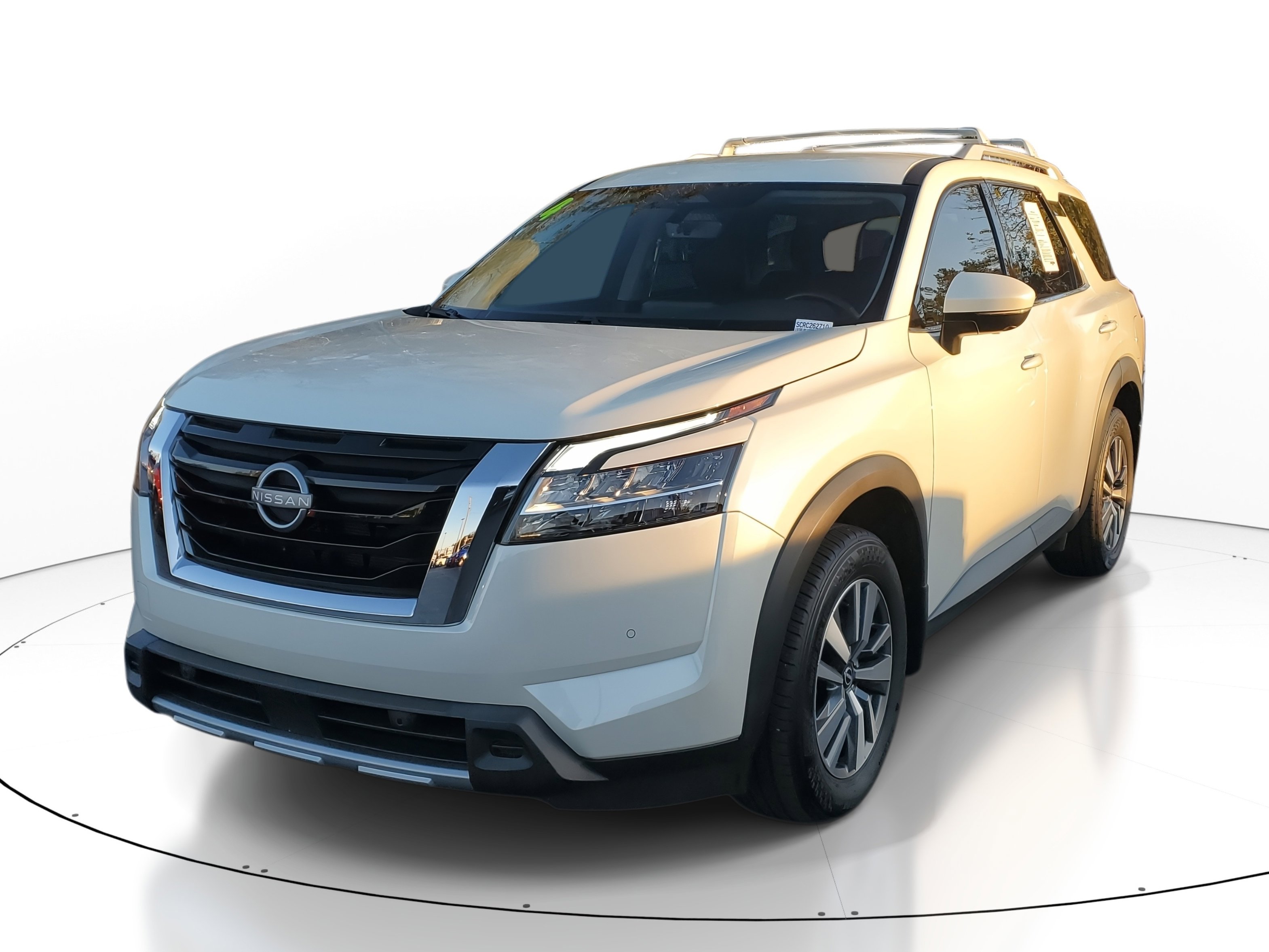 Used 2024 Nissan Pathfinder SL image 3