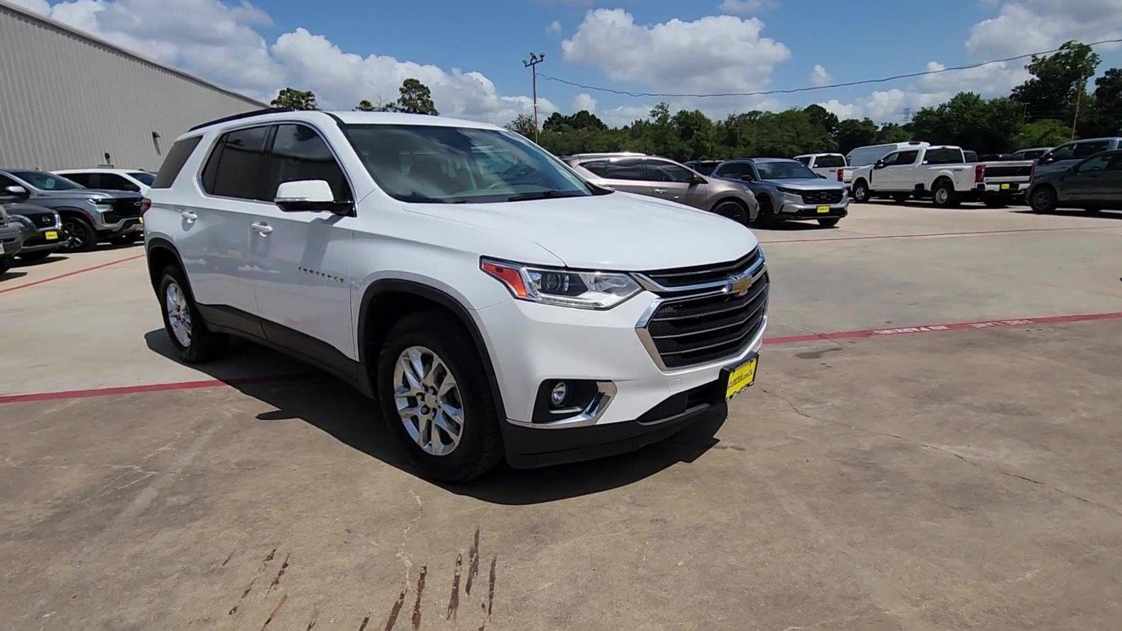 Certified 2019 Chevrolet Traverse LT FWD image 2