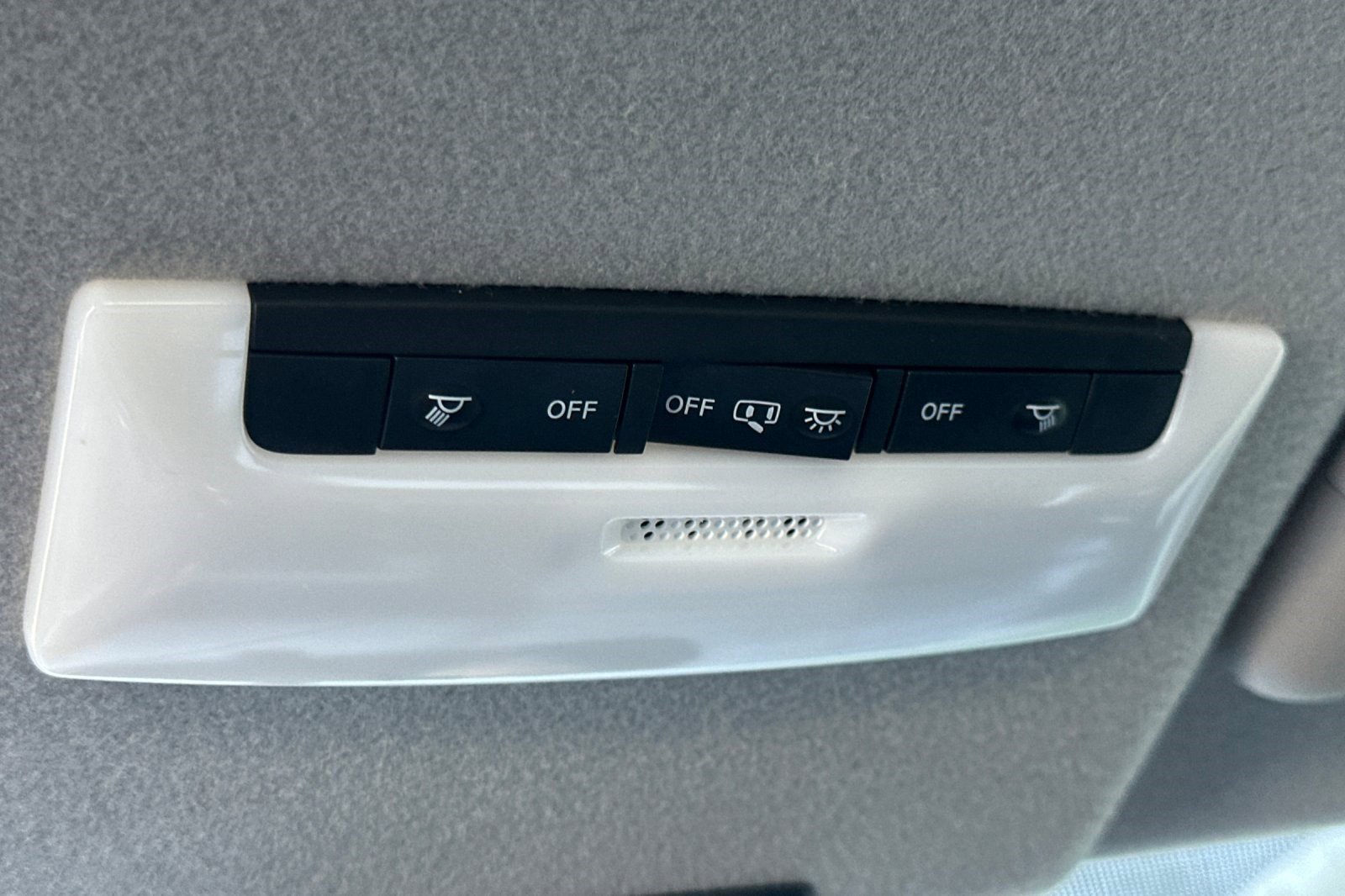 Used 2020 Nissan Kicks SR w/ SR Premium Package image 23