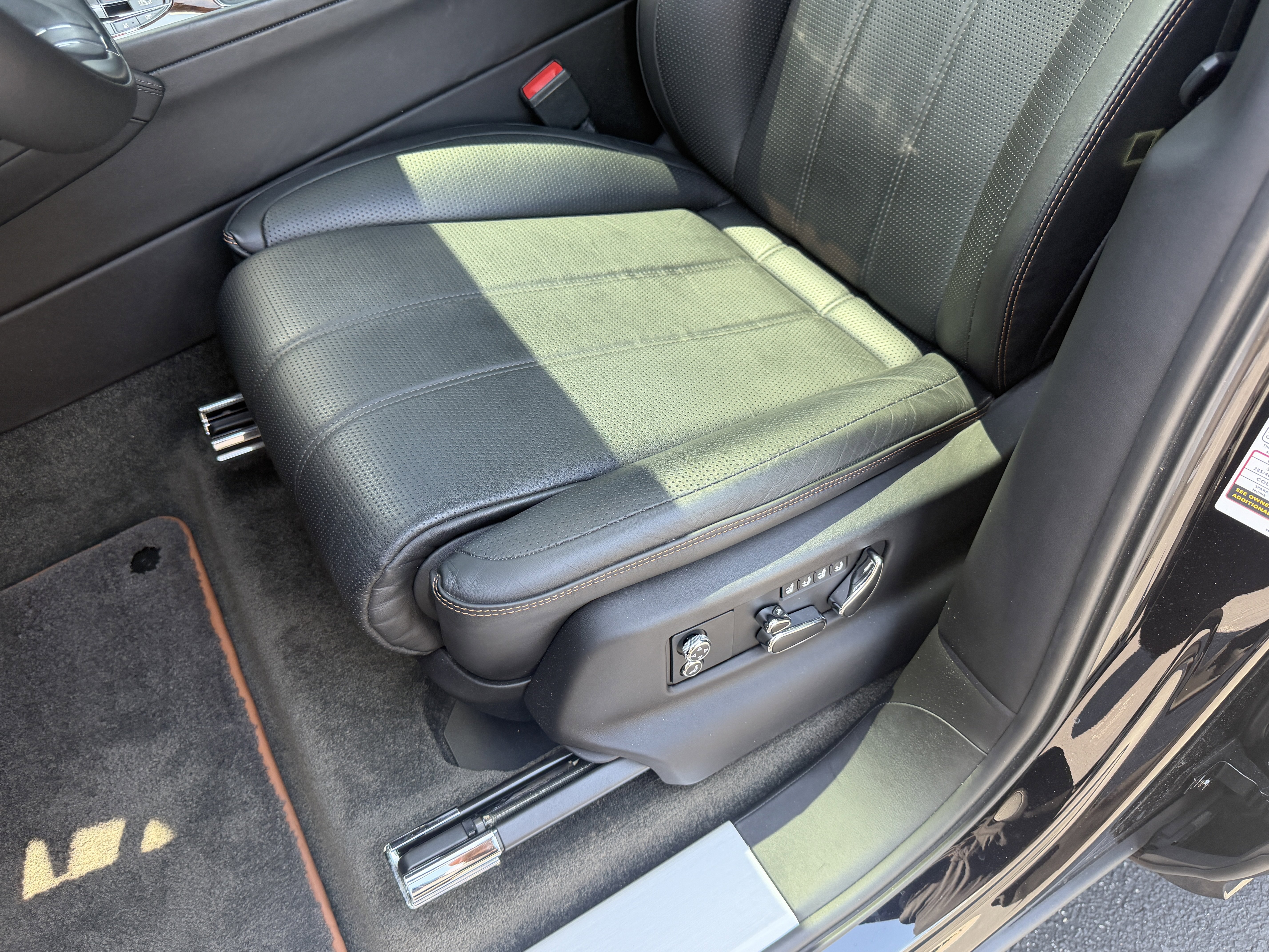 Used 2022 Bentley Bentayga image 14