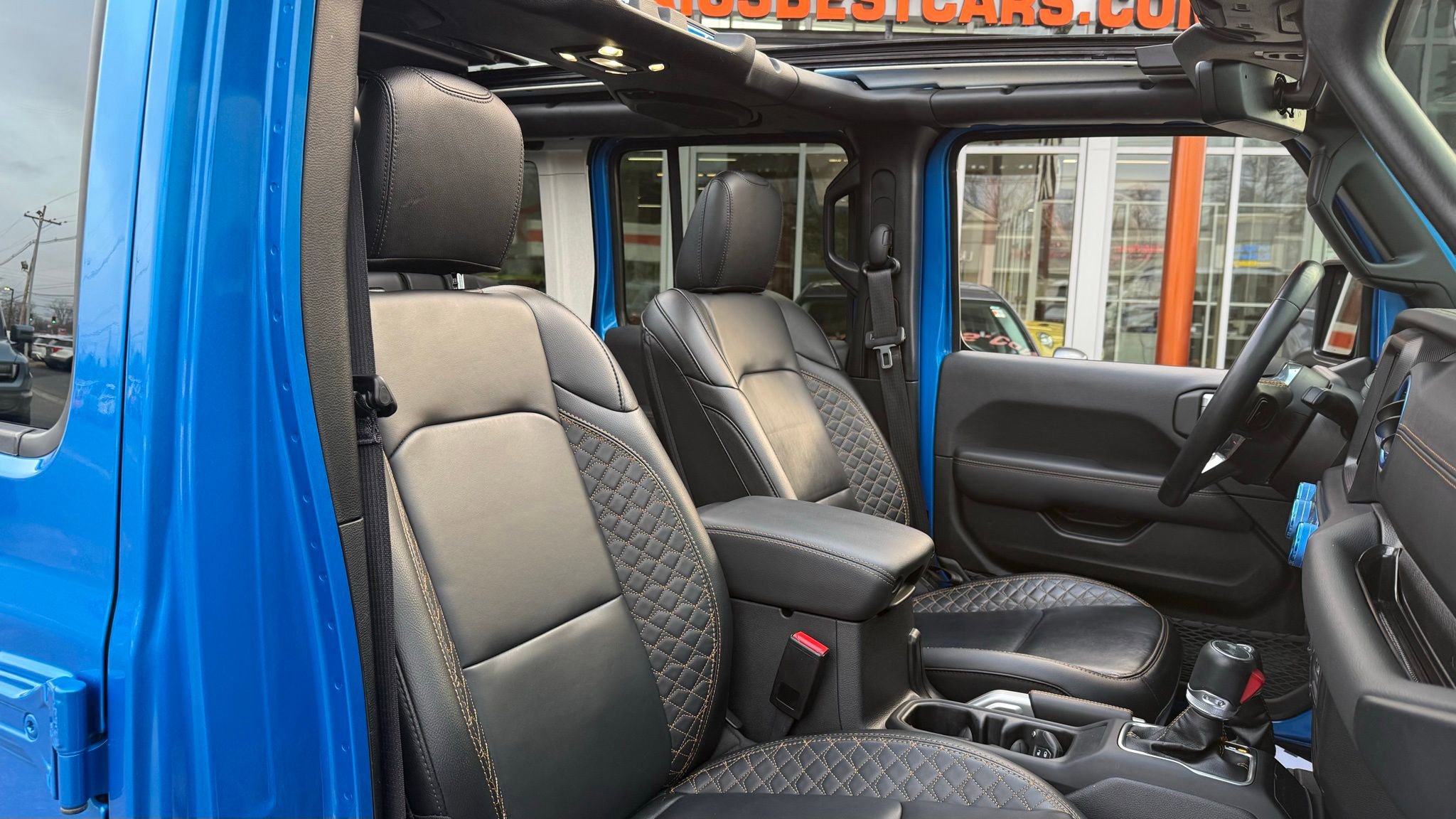 Used 2022 Jeep Wrangler Unlimited Sahara image 16