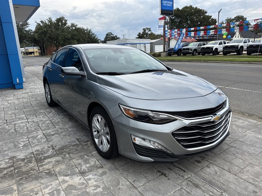 Used 2025 Chevrolet Malibu LT image 3