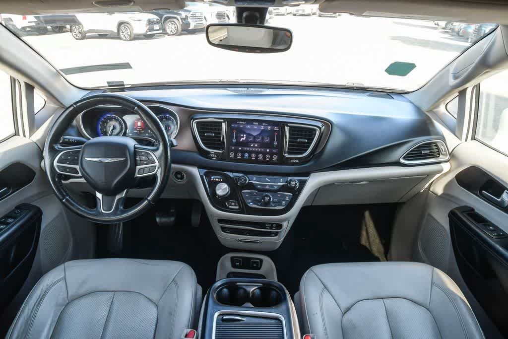 Used 2018 Chrysler Pacifica Touring-L Plus FWD image 14