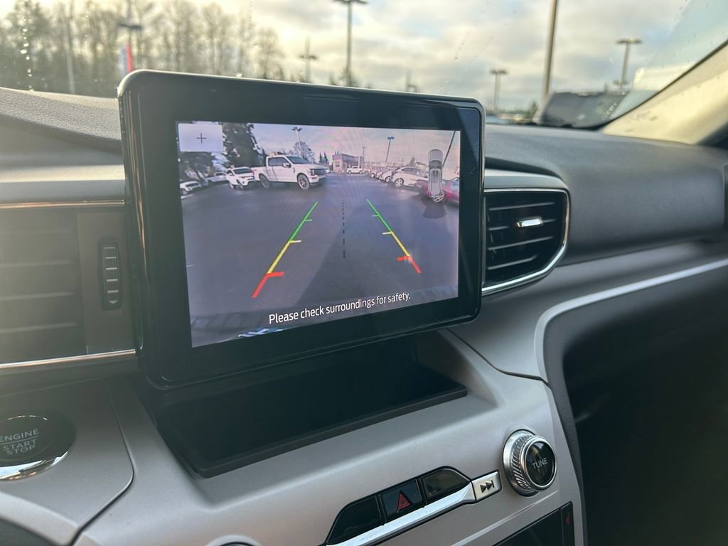 Used 2024 Ford Explorer XLT w/ Equipment Group 202A image 19