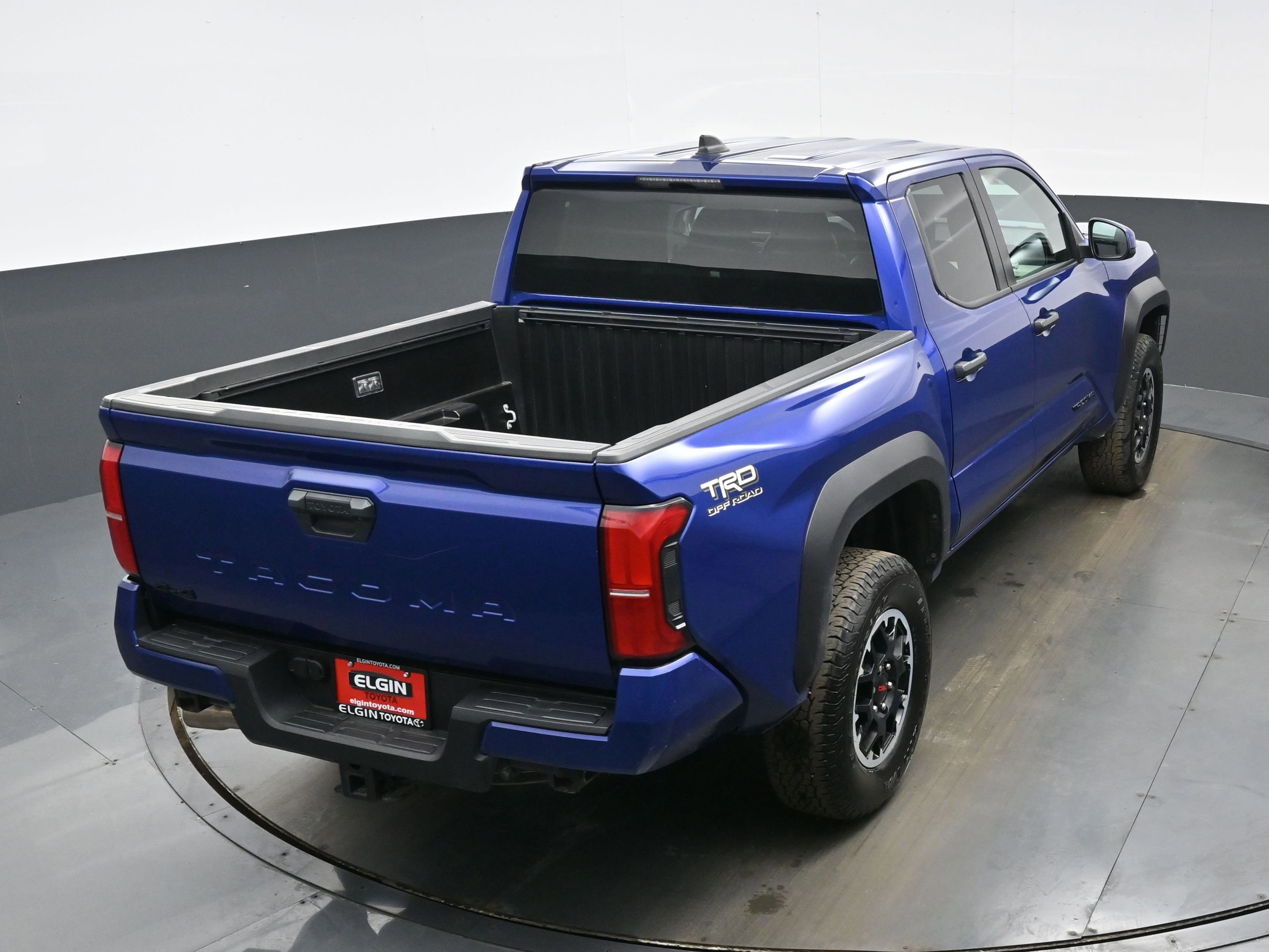 Used 2024 Toyota Tacoma TRD Off-Road AWD/4WD image 40