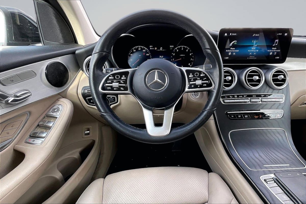 Used 2021 Mercedes-Benz GLC 300 w/ Premium Package image 5