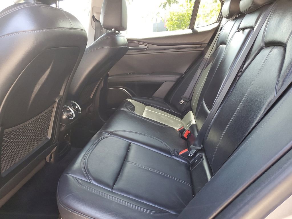 Used 2018 Alfa Romeo Stelvio AWD image 14