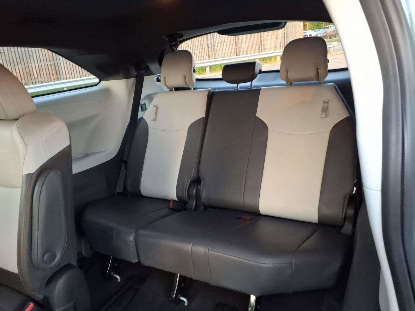Used 2022 Toyota Sienna XSE w/ XSE Plus Package AWD/4WD image 20