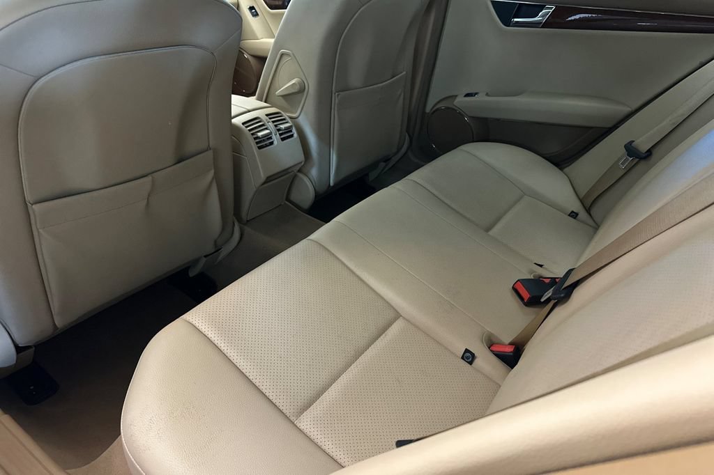 Used 2008 Mercedes-Benz C 300 Sedan image 12