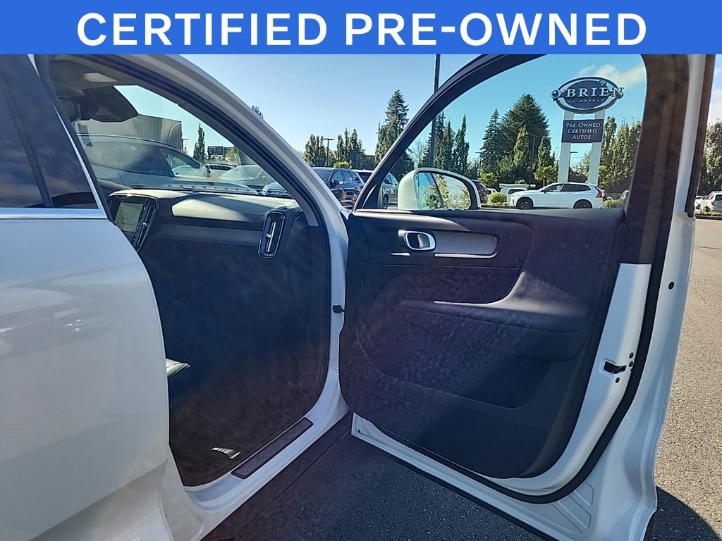 Used 2025 Volvo XC40 B5 Core w/ Protection Package Premier AWD/4WD image 19