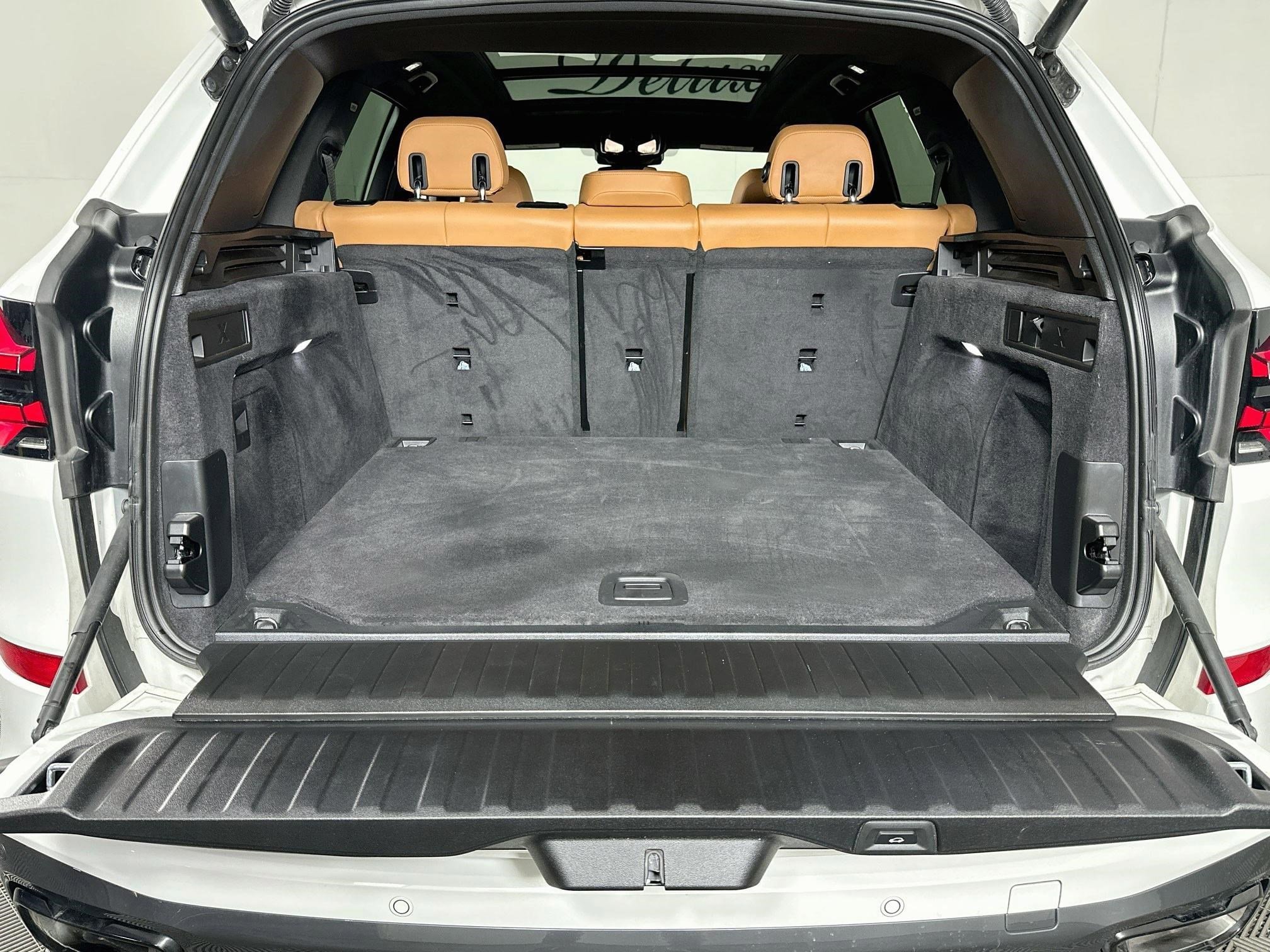 Used 2025 BMW X5 xDrive40i w/ M Sport Package AWD/4WD image 25