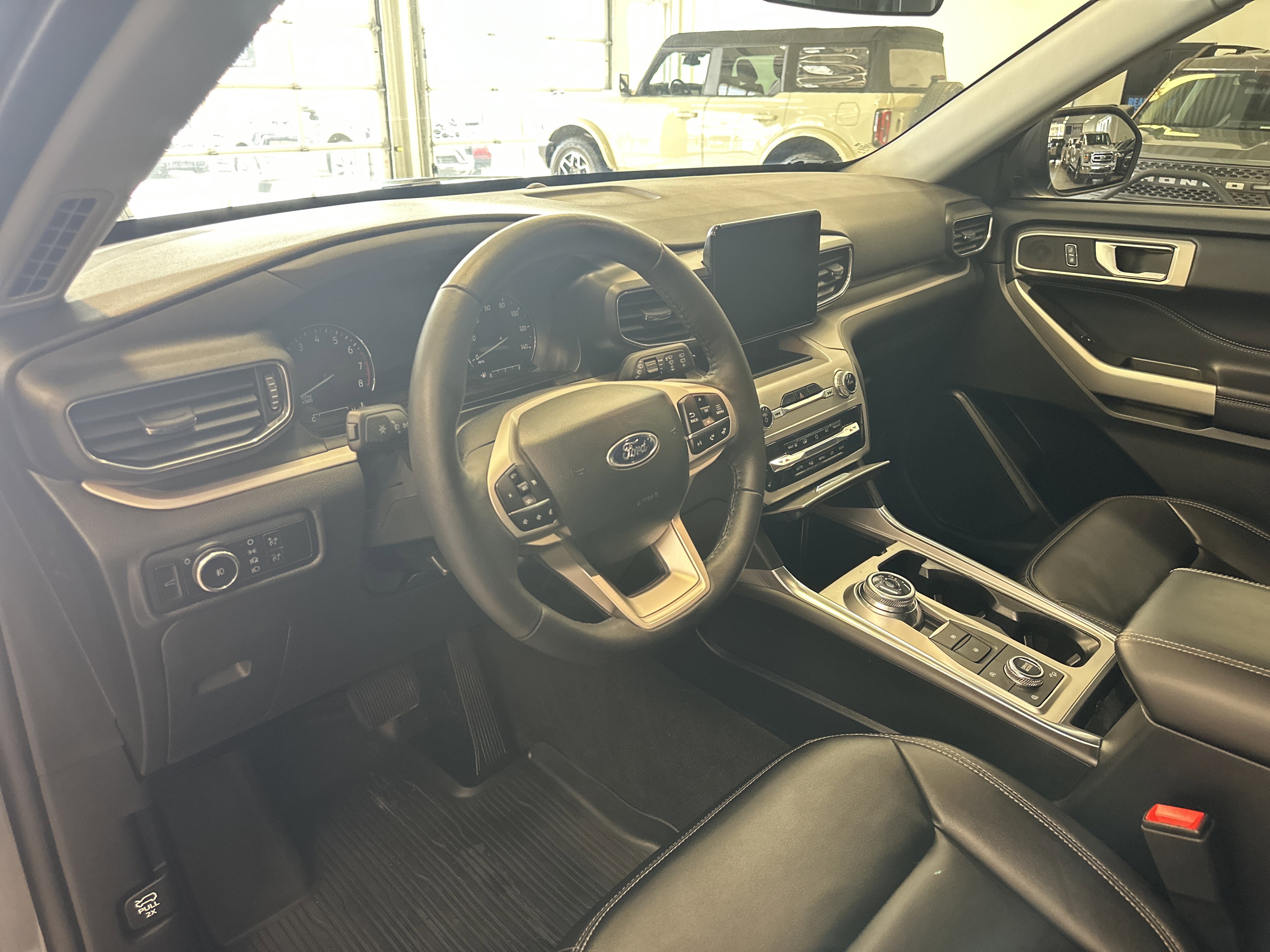 Used 2023 Ford Explorer XLT w/ Equipment Group 202A image 25