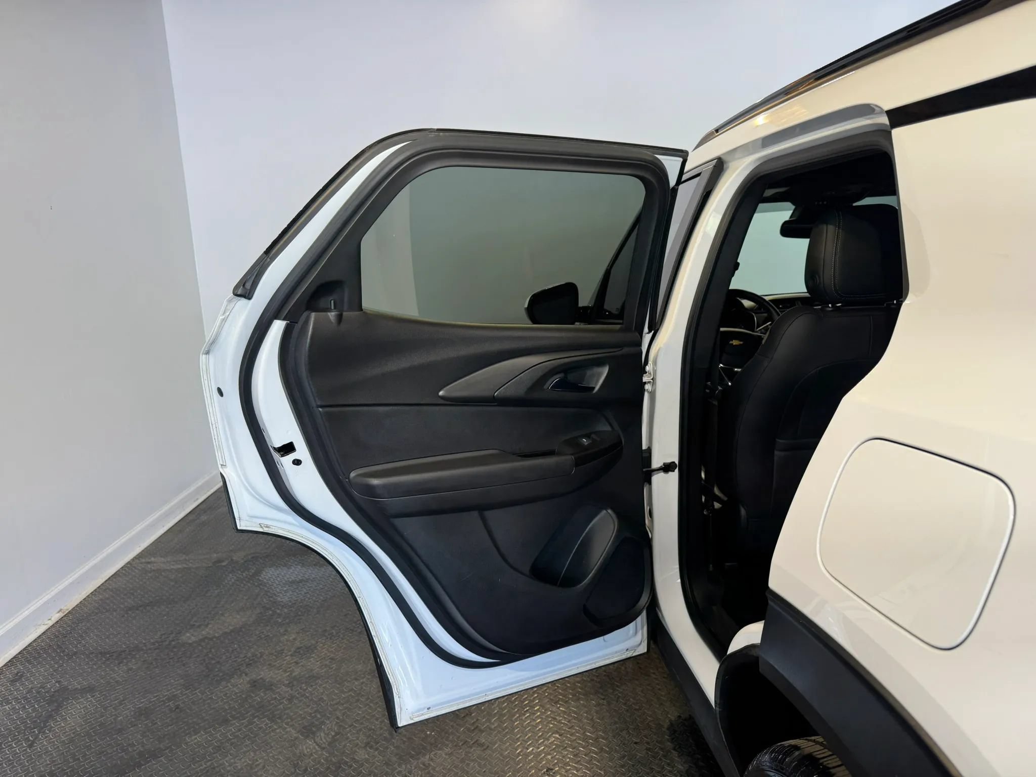 Used 2021 Chevrolet TrailBlazer ACTIV w/ Technology Package FWD image 25