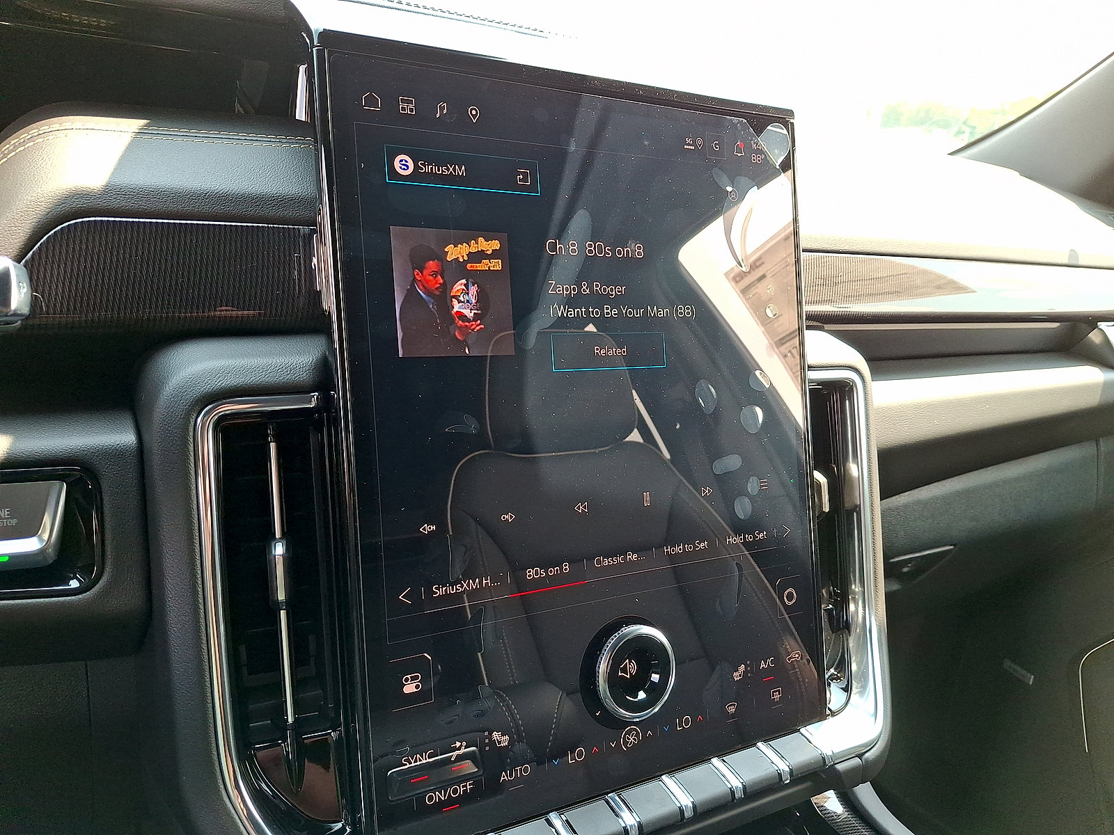 New 2026 GMC Yukon Elevation AWD/4WD image 8