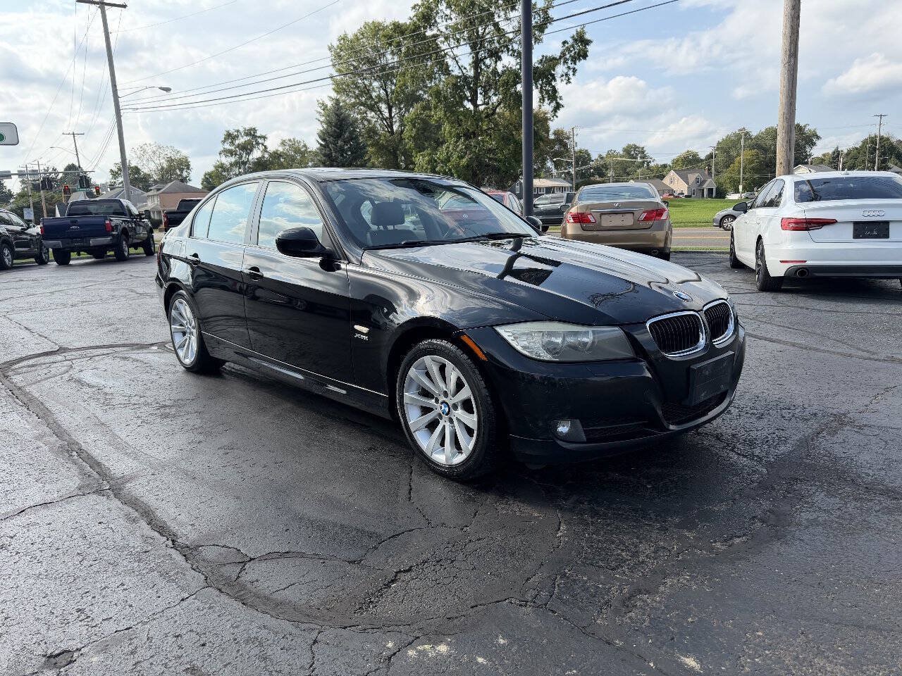 Used 2011 BMW 328i xDrive Sedan AWD/4WD image 5