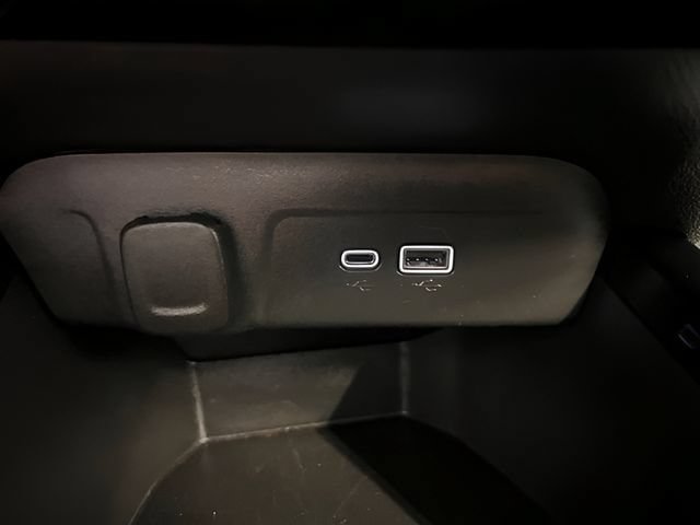 Certified 2025 Chevrolet Trax LT FWD image 21