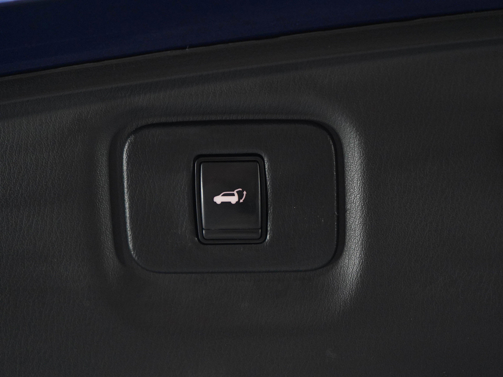 Used 2020 Nissan Pathfinder Platinum AWD/4WD image 18