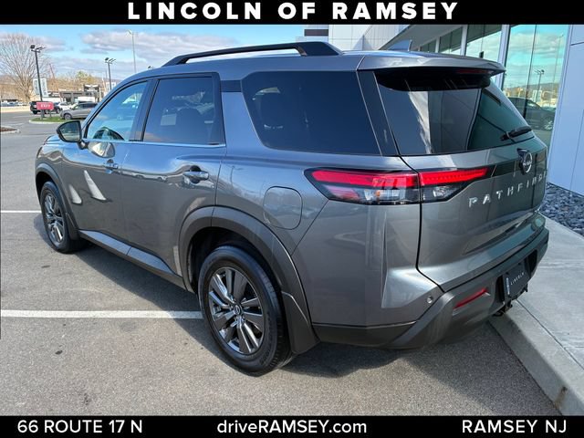 Used 2022 Nissan Pathfinder SV w/ SV Premium Package AWD/4WD image 3