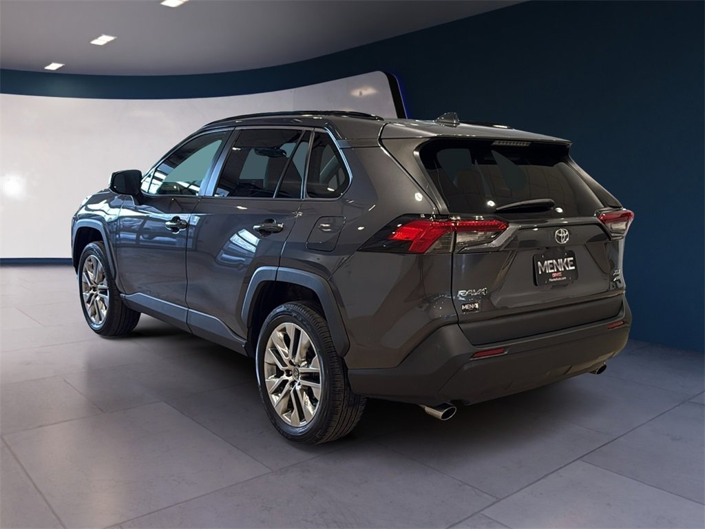 Used 2019 Toyota RAV4 XLE Premium image 5