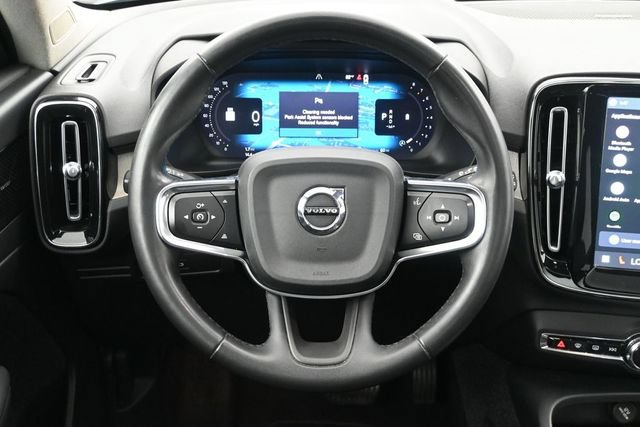Used 2023 Volvo XC40 B4 Ultimate FWD image 16