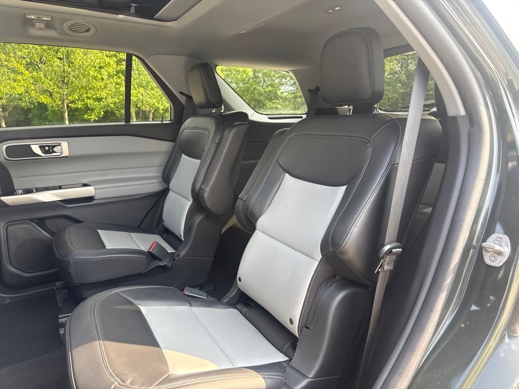 Used 2022 Ford Explorer XLT w/ Equipment Group 202A AWD/4WD image 26
