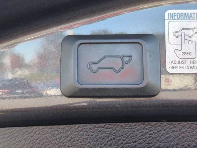 Used 2017 Toyota RAV4 SE image 31