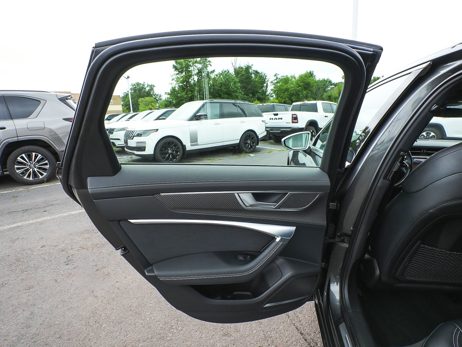 Used 2022 Audi S6 Premium Plus AWD/4WD image 13