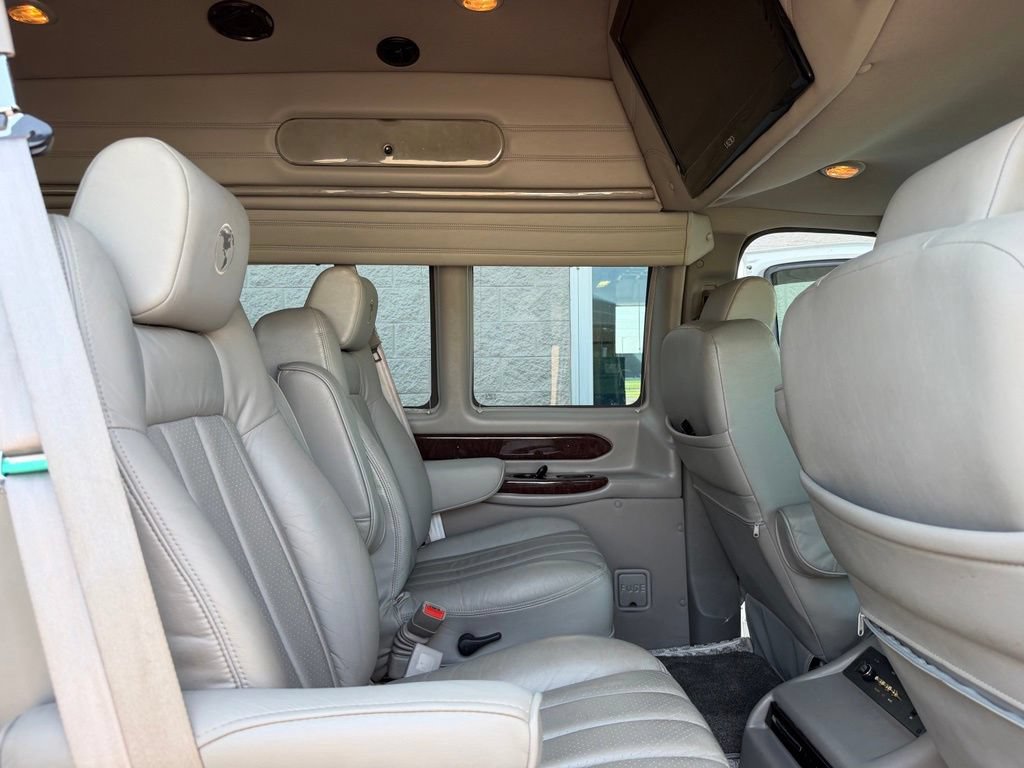 Used 2011 Chevrolet Express 3500 LT w/ LT Preferred Equipment Group RWD image 17