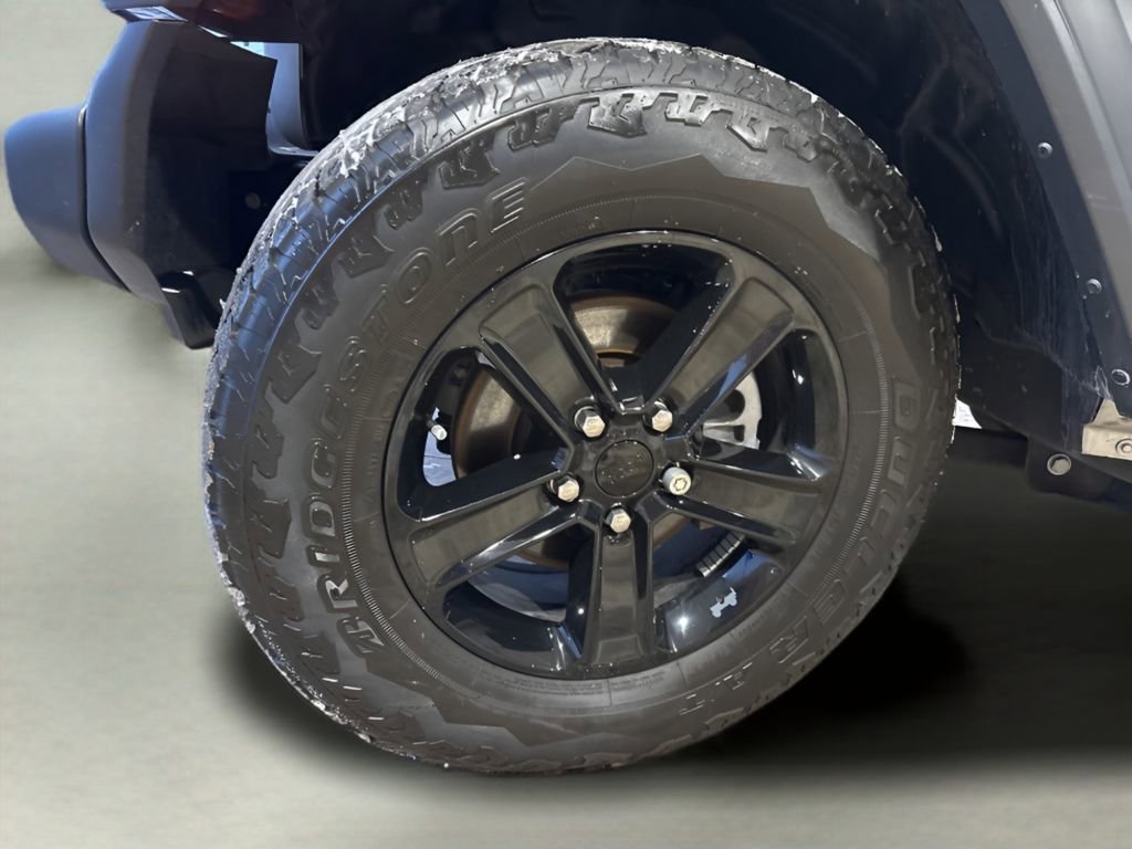 Used 2023 Jeep Wrangler Sport image 30