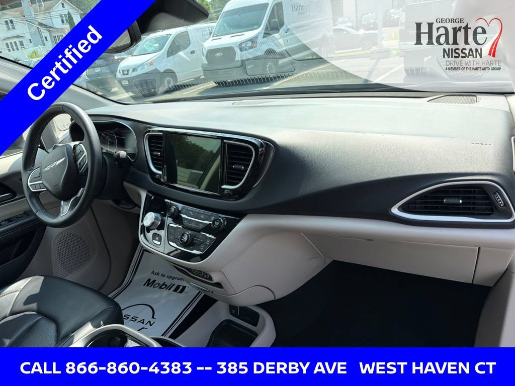 Used 2023 Chrysler Pacifica Touring-L FWD image 30