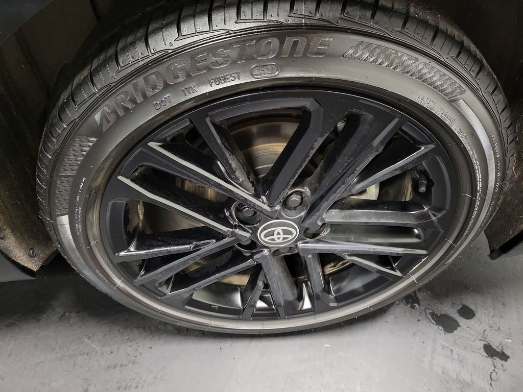 Used 2025 Toyota Camry Hybrid FWD image 10