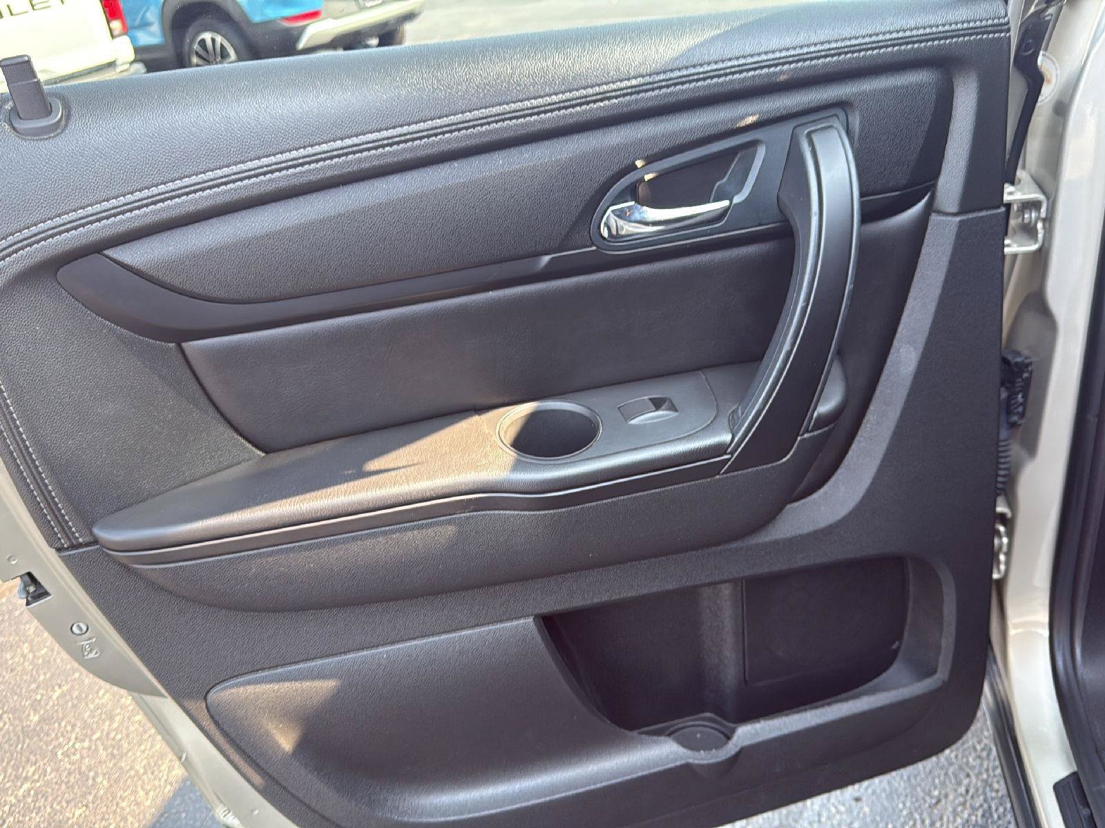 Used 2016 GMC Acadia SLE AWD/4WD image 22