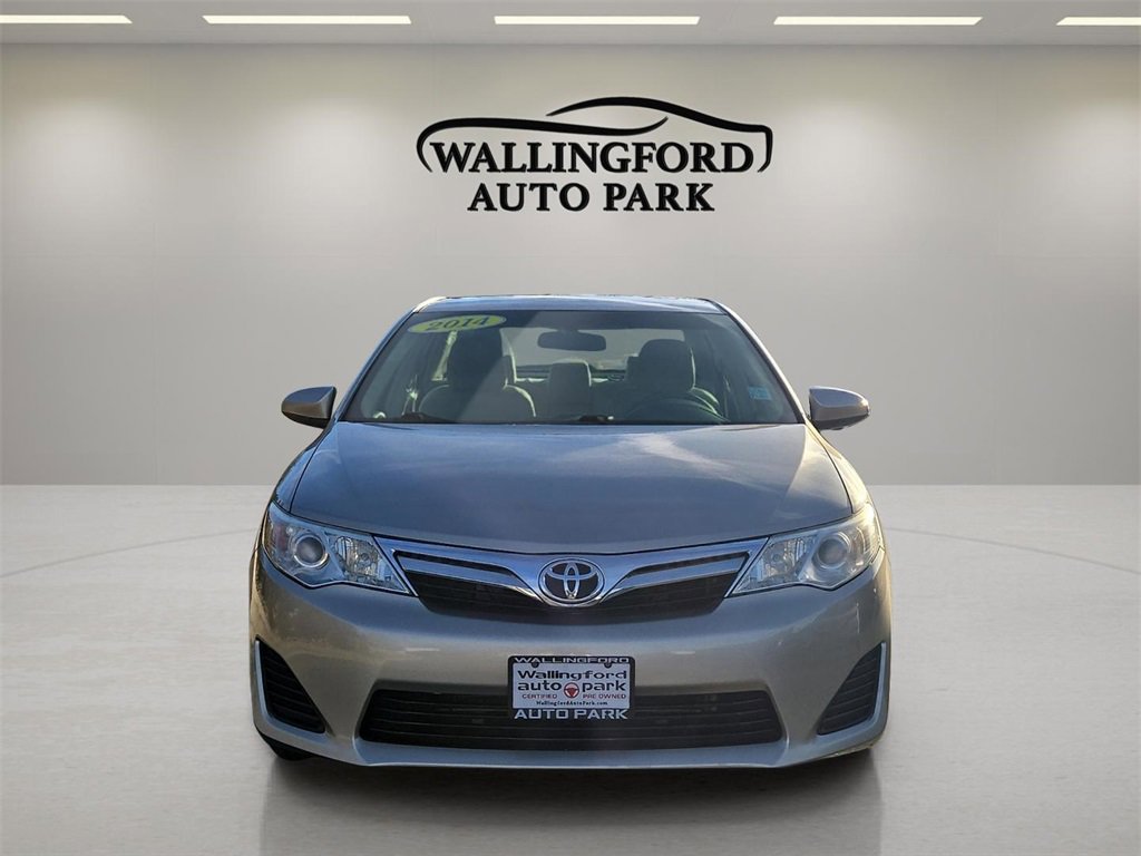 Used 2014 Toyota Camry LE image 2