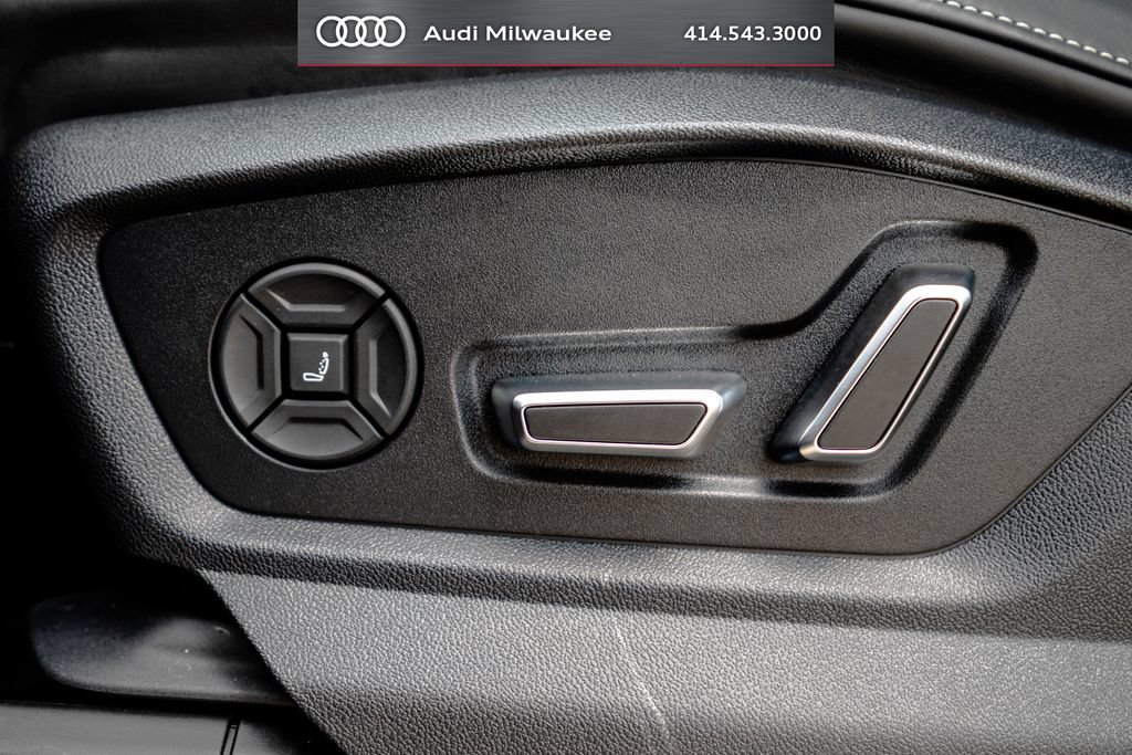 Used 2025 Audi RS Q8 performance w/ Matte Carbon Package AWD/4WD image 29