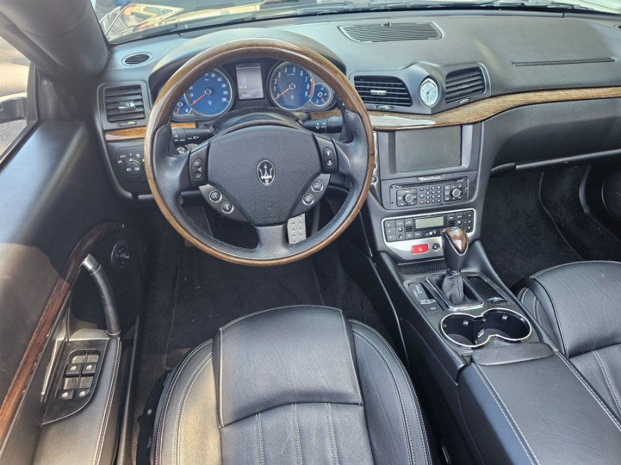 Used 2011 Maserati GranTurismo Convertible RWD image 16