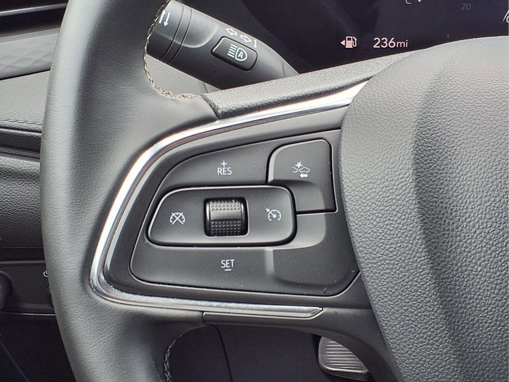 Used 2025 Buick Encore GX Preferred AWD/4WD image 16