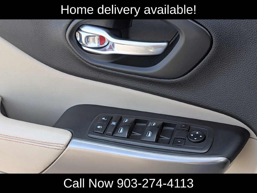 Used 2019 Jeep Cherokee Latitude w/ Cold Weather Group FWD image 25