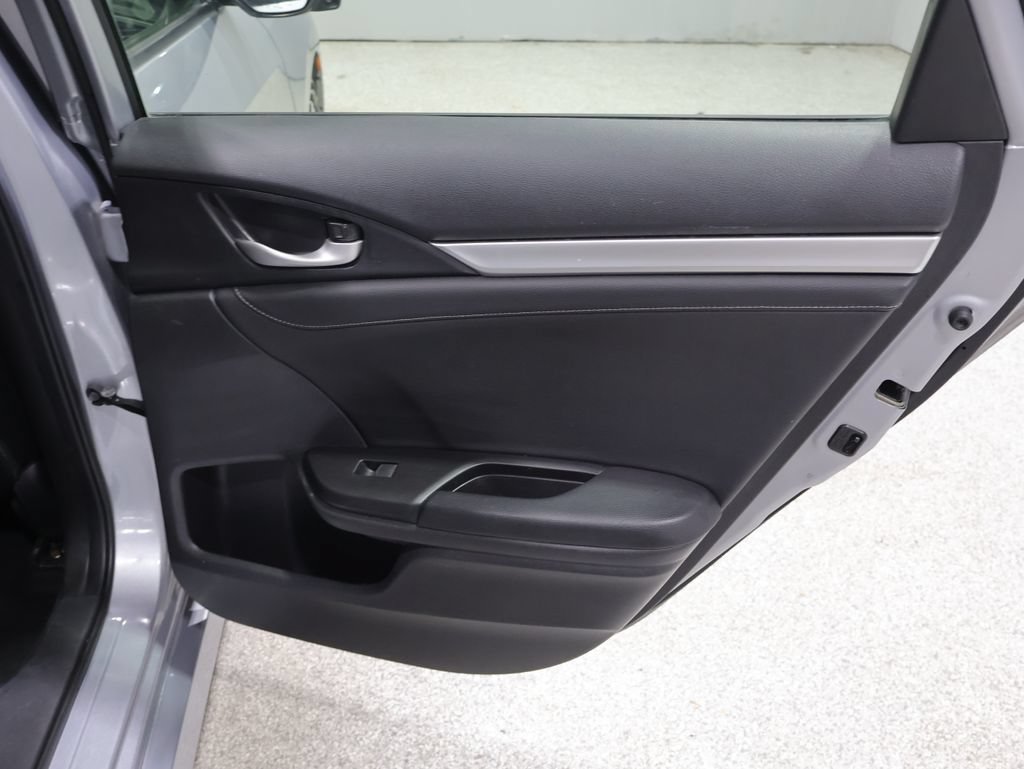 Used 2018 Honda Civic Touring image 21